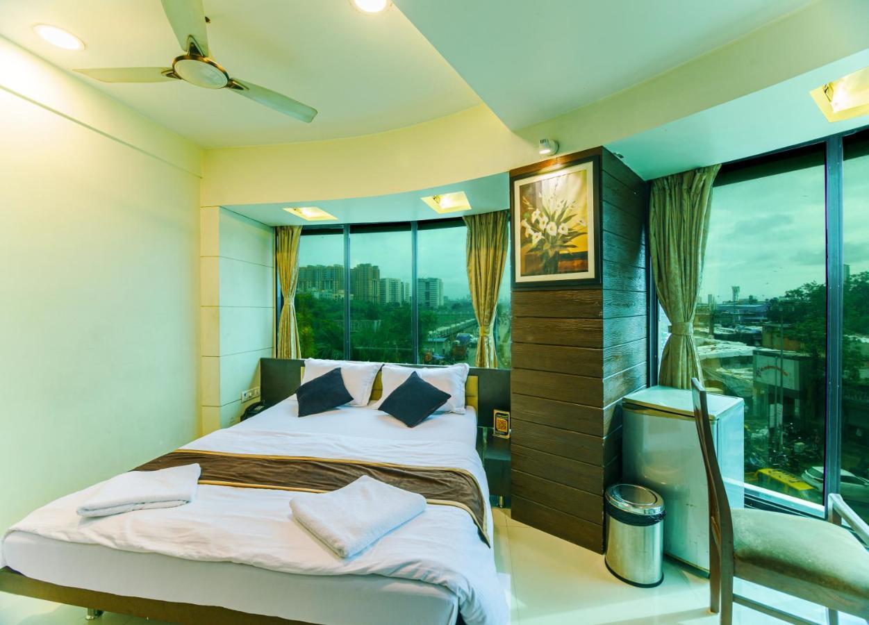 La Hotel Metro near BKC Bombay Esterno foto
