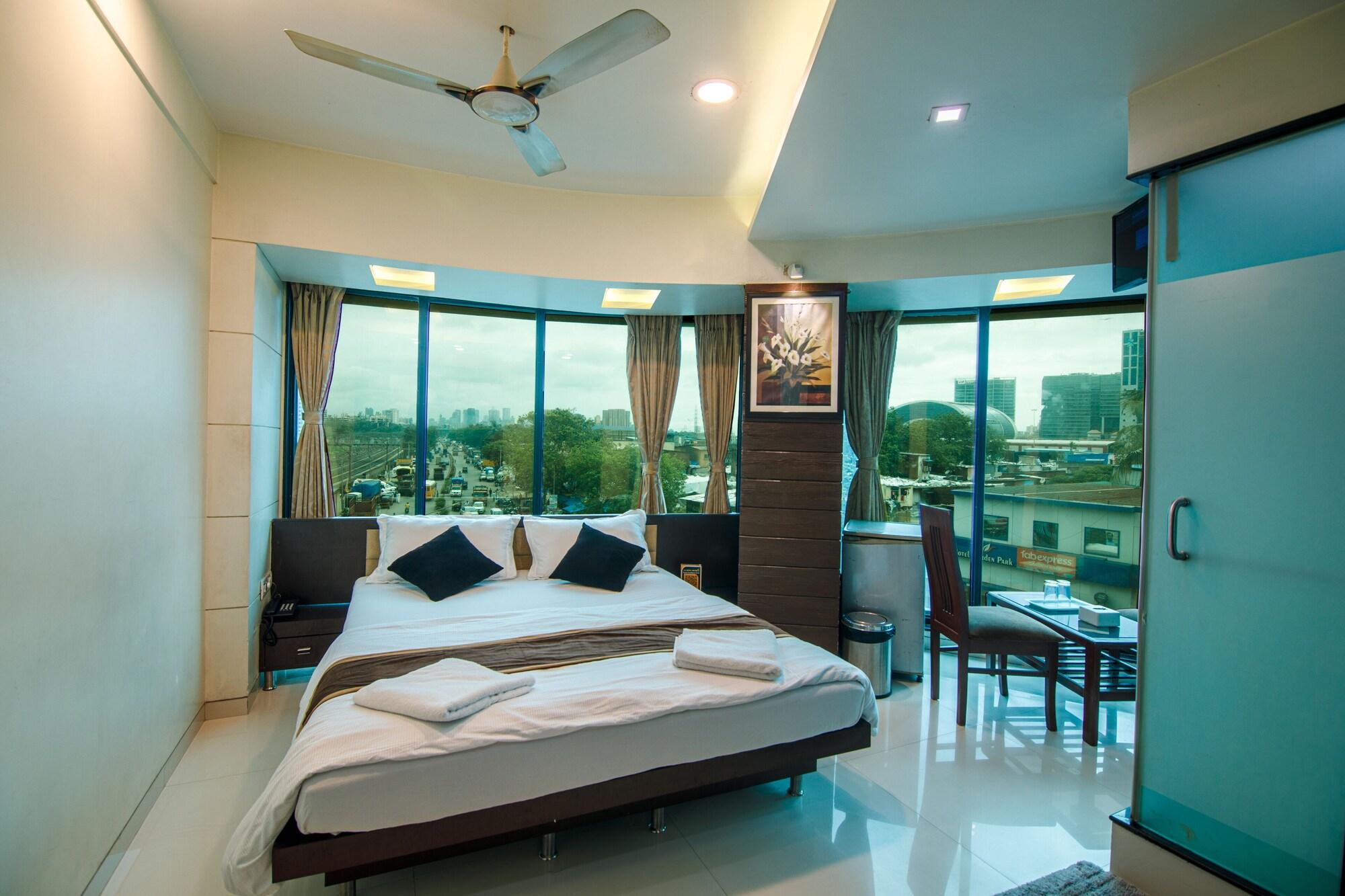 La Hotel Metro near BKC Bombay Esterno foto