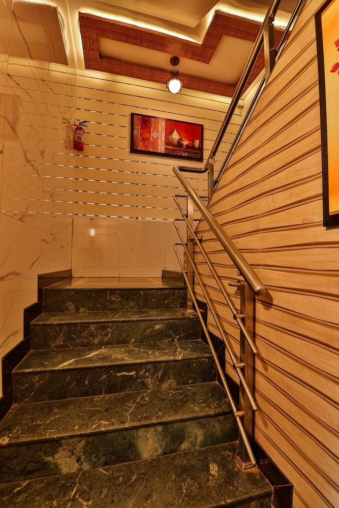 La Hotel Metro near BKC Bombay Esterno foto