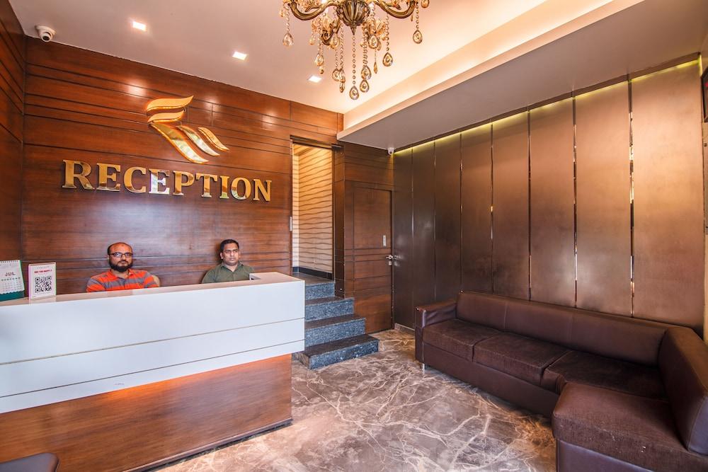 La Hotel Metro near BKC Bombay Esterno foto